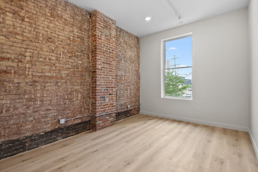 Building Photo - 266 E Michigan Ave