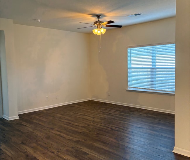 Building Photo - 2049 Tournament Dr