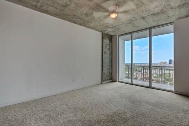 Building Photo - 300 S Australian Ave