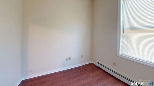 Building Photo - 37 Landin St