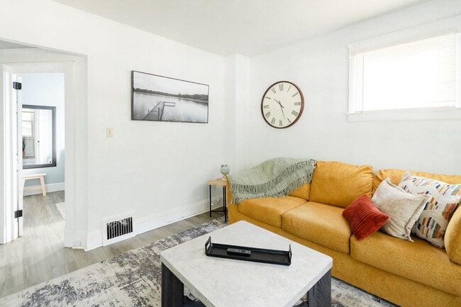 Building Photo - 2240 Murray Hill Rd