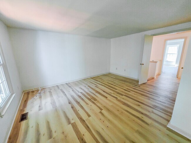 Building Photo - Fantastic 3br TownHome in highly sought Silver Spring Neighborhood - Available NOW!