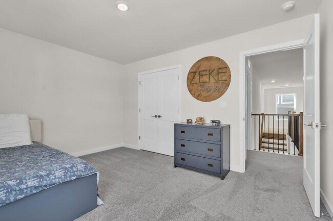 Building Photo - Elegant 5BR/4BA Home Minutes from the Swam...