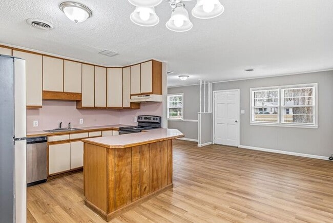 Building Photo - 4652 S Holden Rd