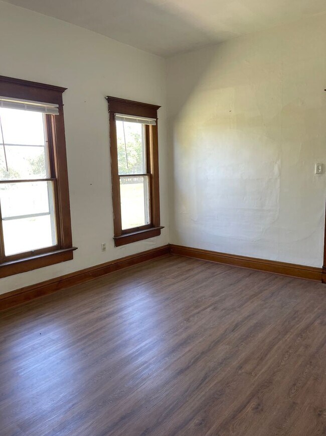 Building Photo - 1640 Locust St