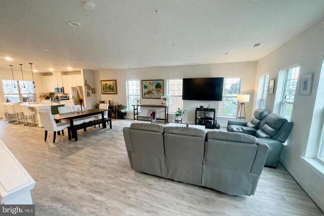 Building Photo - 9584 Fields Rd