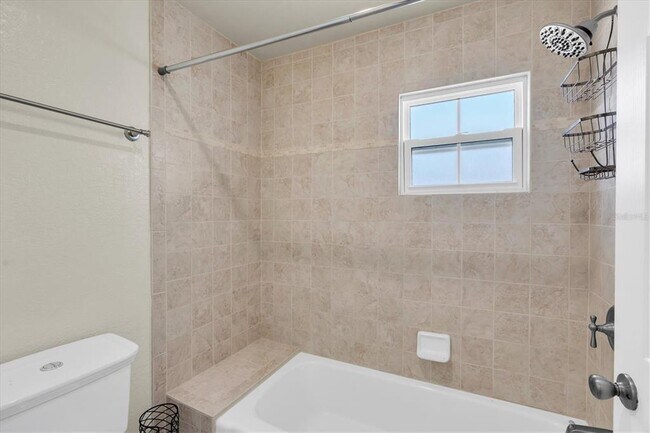 Building Photo - 701 Poinsettia Rd