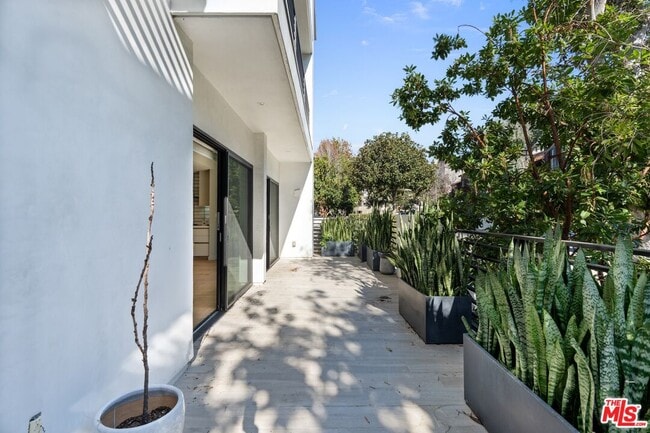 Building Photo - 1621 Malcolm Ave