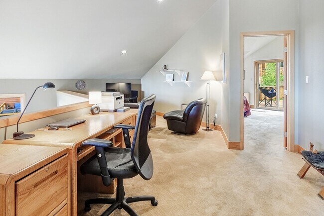 Building Photo - Year lease! Garage! Beautiful views! Great Decks!