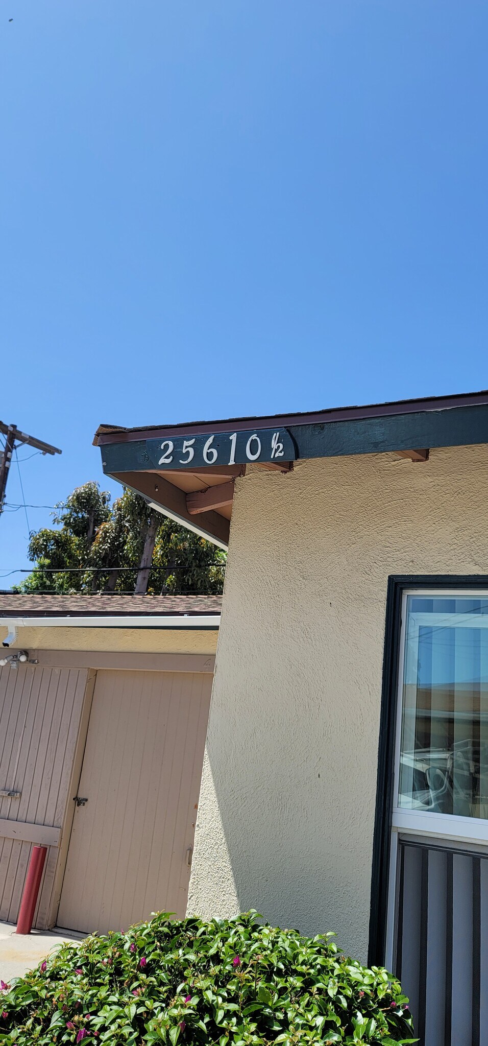 Building Photo - 25610 Oak St