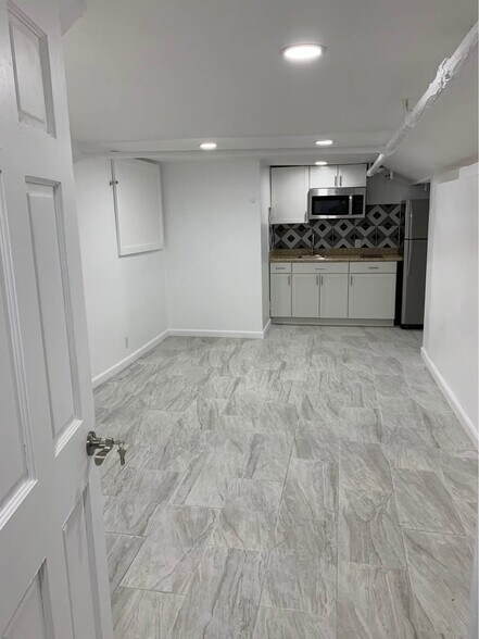 Building Photo - 48 Hill Ter