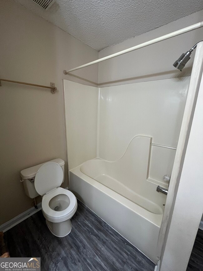 Building Photo - 411 Baltic Ct