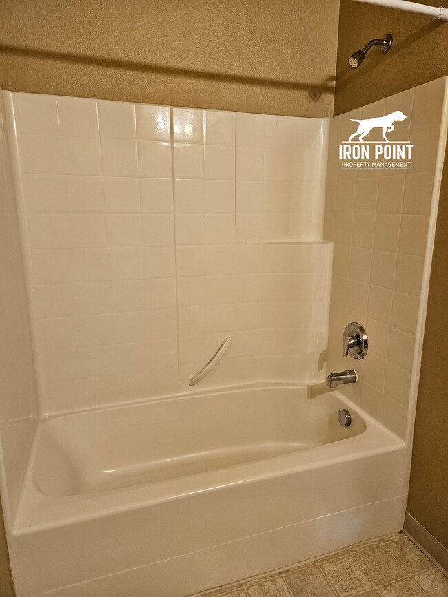 Building Photo - ELD4017