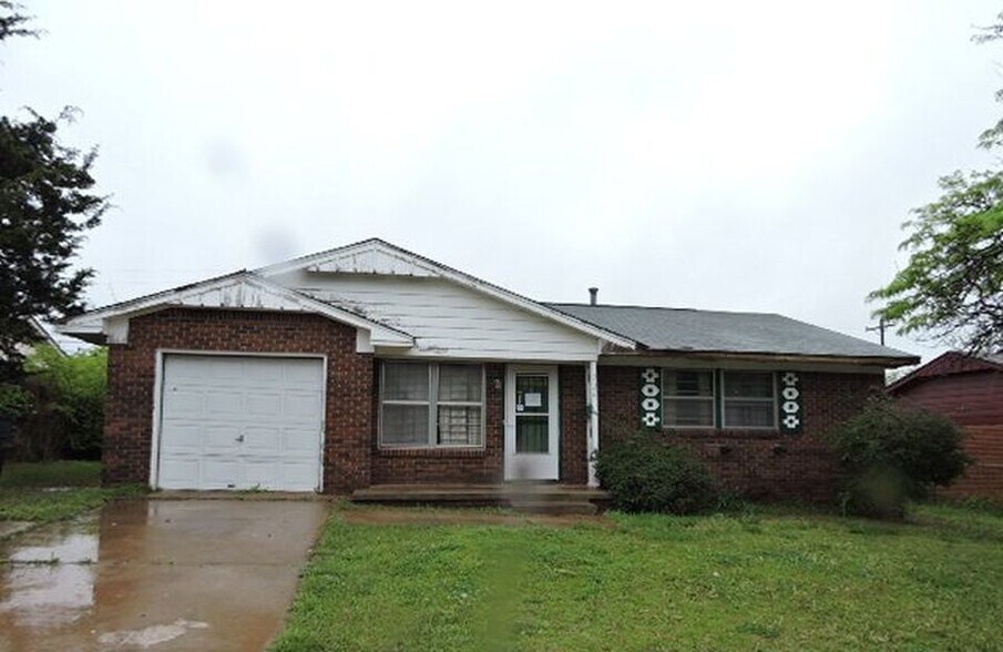 Building Photo - 724 NE 81st St