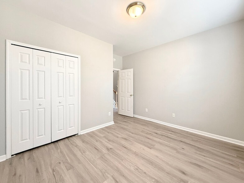 Building Photo - 10483 Dapping Dr