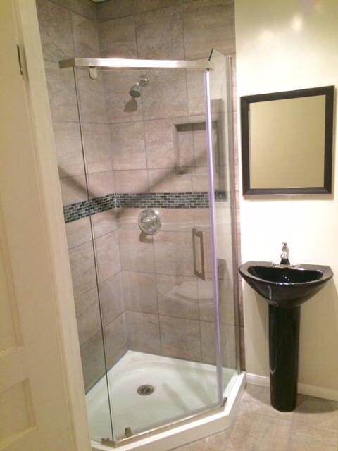 Building Photo - 1831 N Hollywood Way