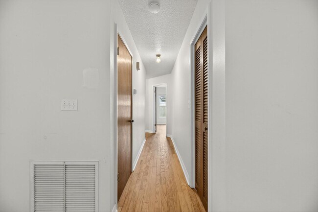 Building Photo - Available Immediately!