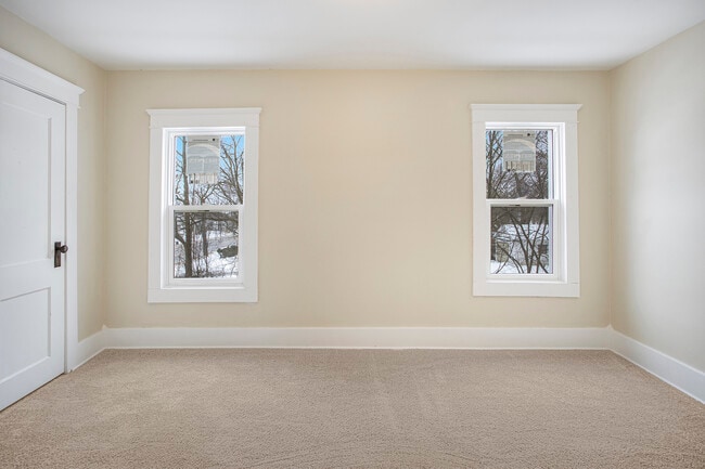 Building Photo - 195 Hubbard St