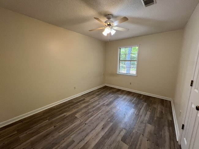 Building Photo - House for Rent