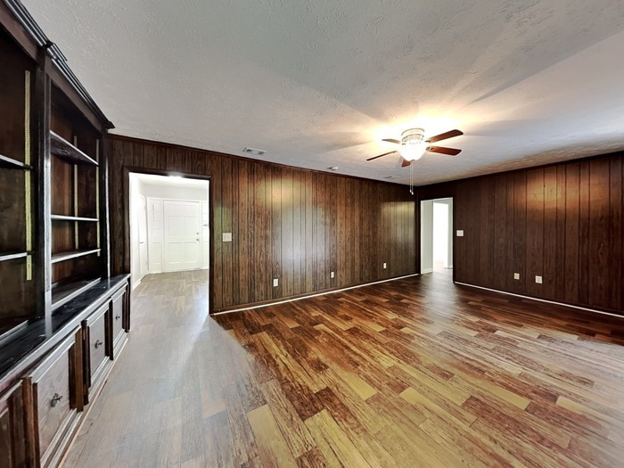 Building Photo - 3994 Pinehurst Valley Dr