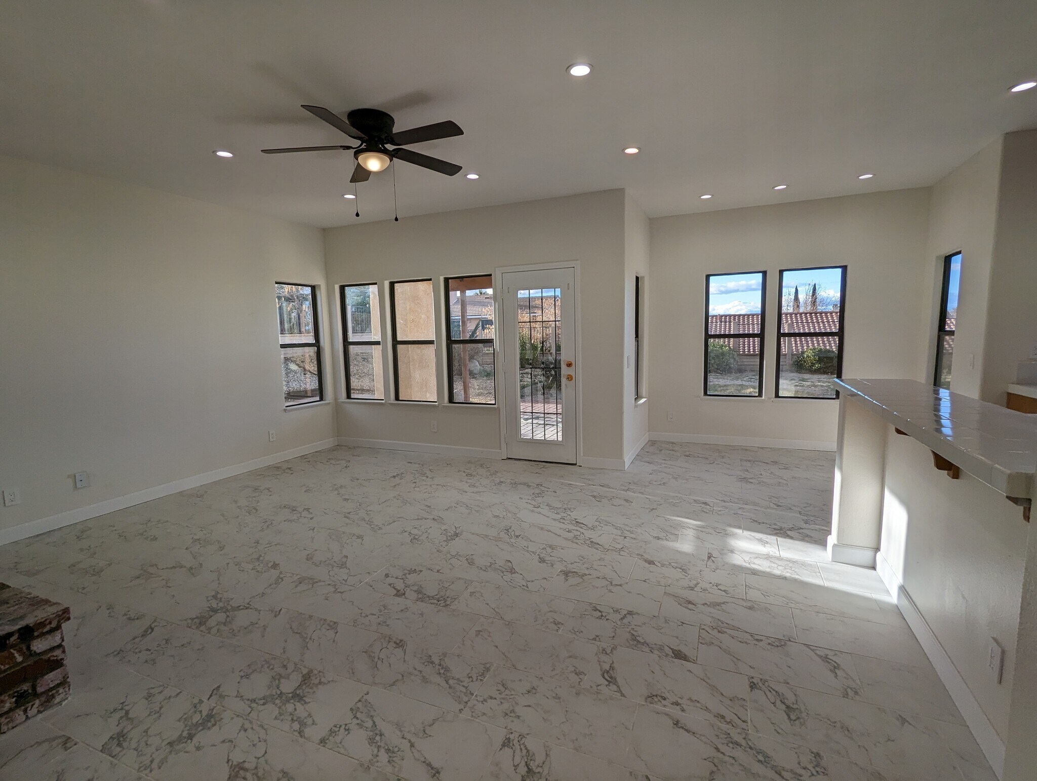 Building Photo - 42057 Parkmont Dr