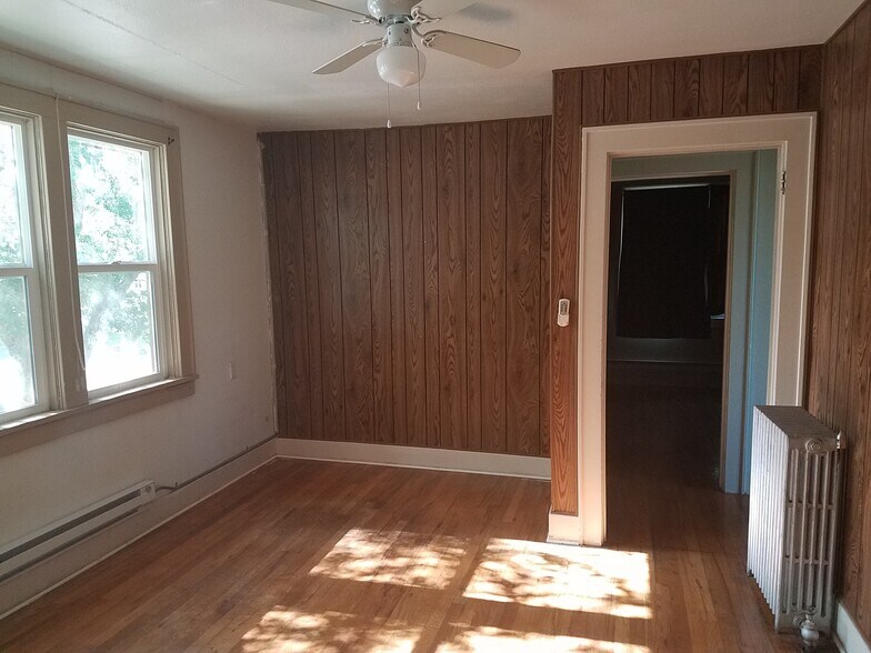 Primary Photo - 403 E Montezuma Ave