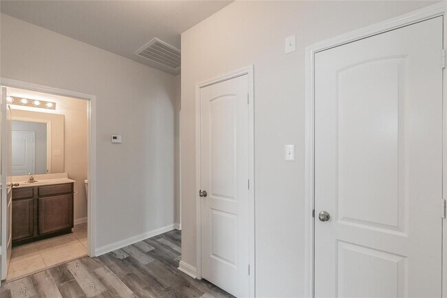 Building Photo - 6152 Nathan Creek Dr