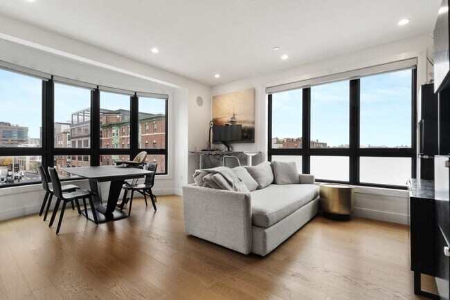 Building Photo - 75 W Broadway