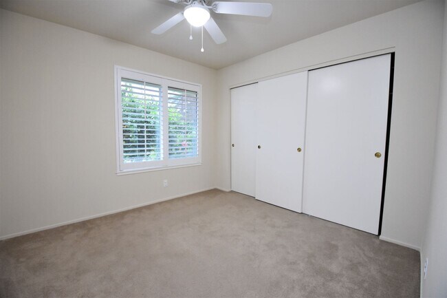 Building Photo - 3324 Lillard Dr