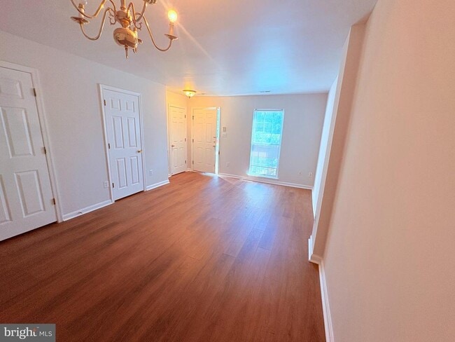 Building Photo - 45474 Oak Trail Square