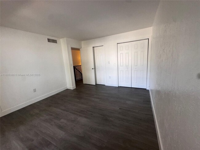 Building Photo - 8405 SW 137th Ave