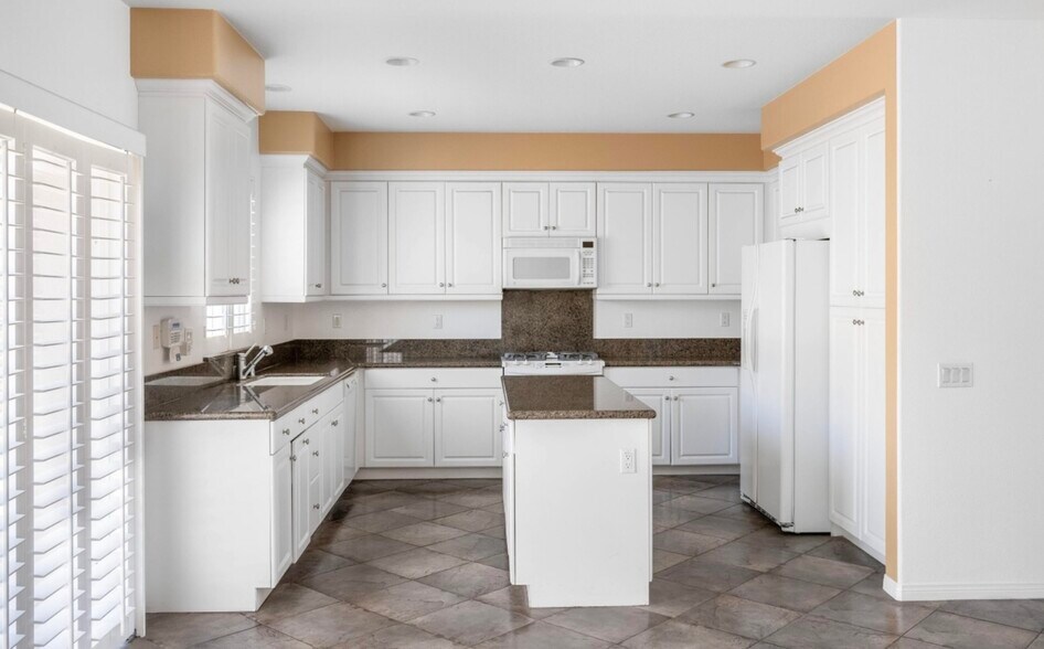 Building Photo - 29734 Big Dipper Way