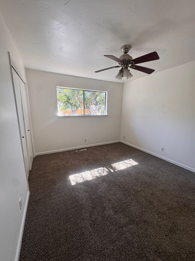 Building Photo - Spacious 3 Bedroom Fresno Home