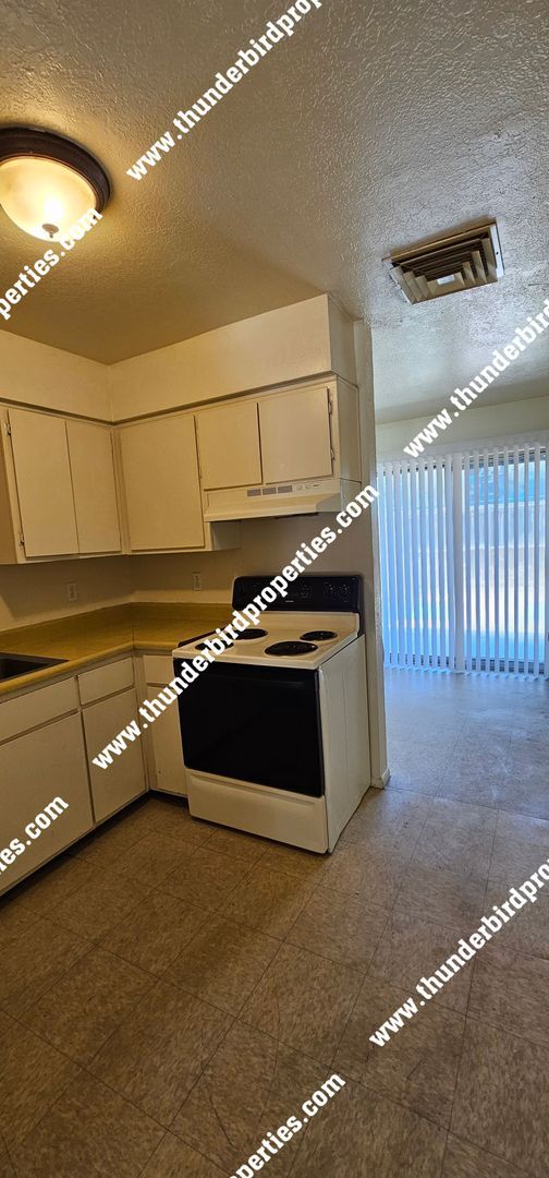 Building Photo - 187 Monte Largo Dr NE