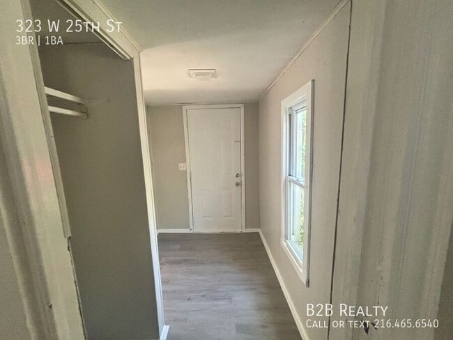 Building Photo - 323 W 25th St