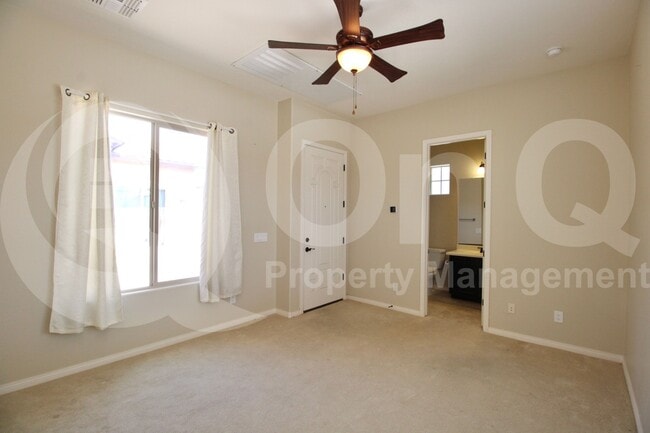 Building Photo - 17824 W Cedarwood Ln