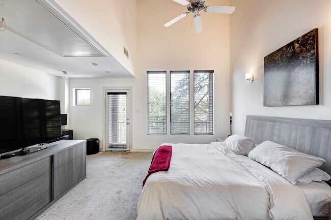 Building Photo - 1525 Birdsall St