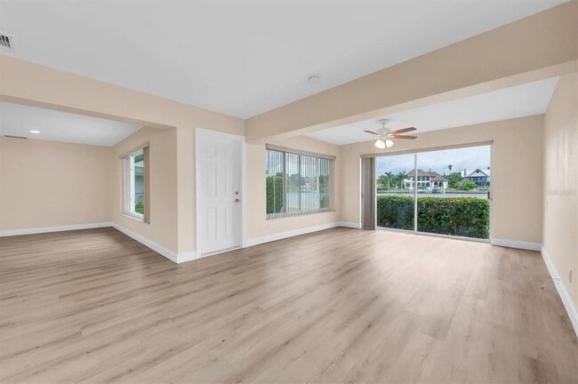 Building Photo - 315 Buttonwood Ln