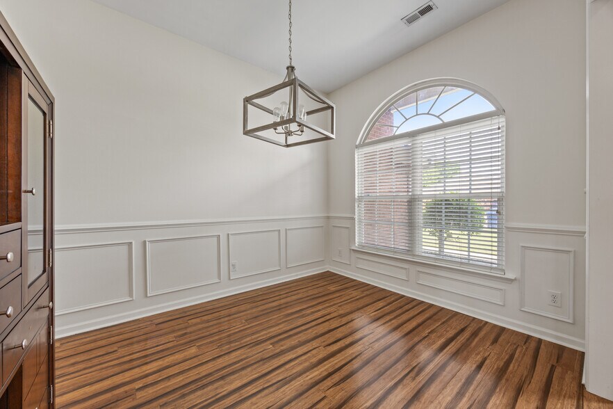 Building Photo - 125 Coldsprings Dr