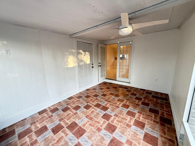 Building Photo - 5106 Gainesville Dr