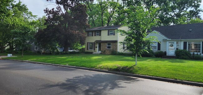 Building Photo - 3101 Quebec Ave S