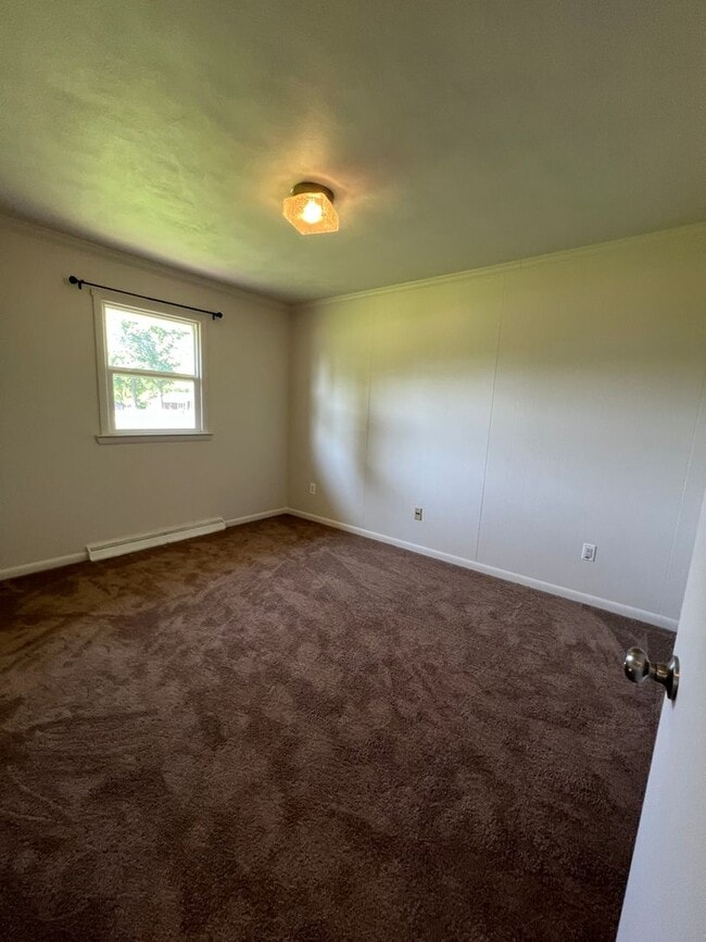 Building Photo - Home with Paradise Setting in Backyard! Available July 2026!! $2,500 Monthly!