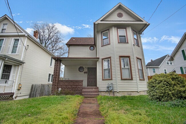 Building Photo - 2705 24th St NE