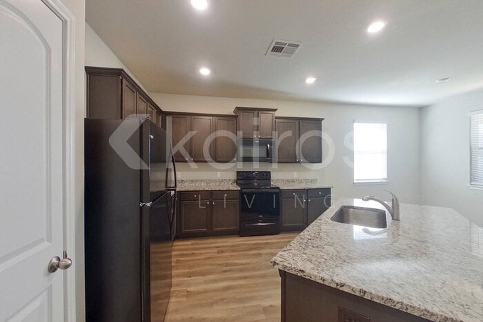 Building Photo - 900 NW 6th St