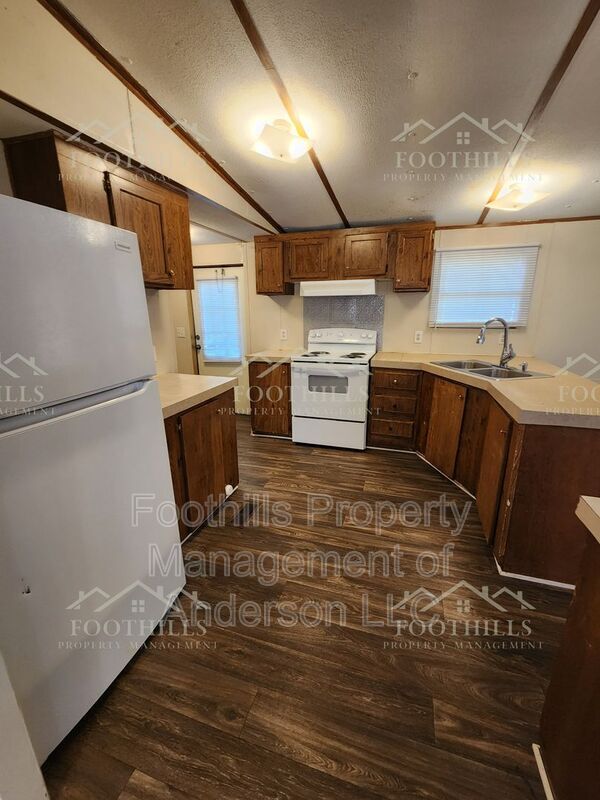 Building Photo - 131 Woodfern Cir