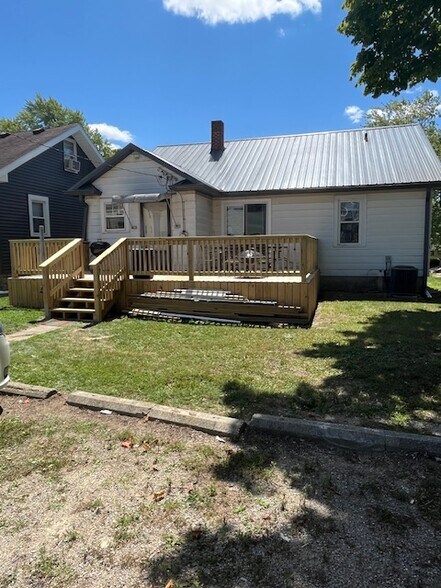 Primary Photo - 1212 W Carson St