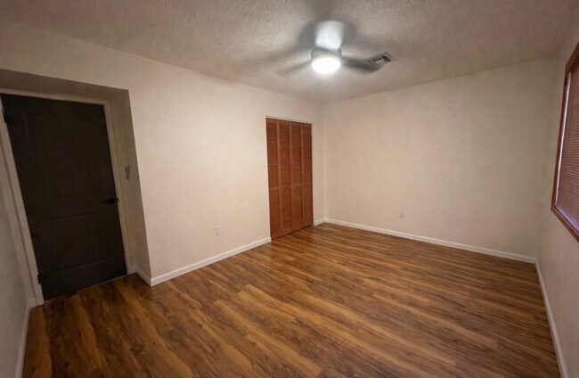 Building Photo - 1237 E Riviera Dr