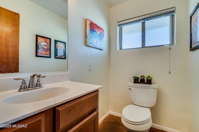 Building Photo - 40 N Bella Vista Dr