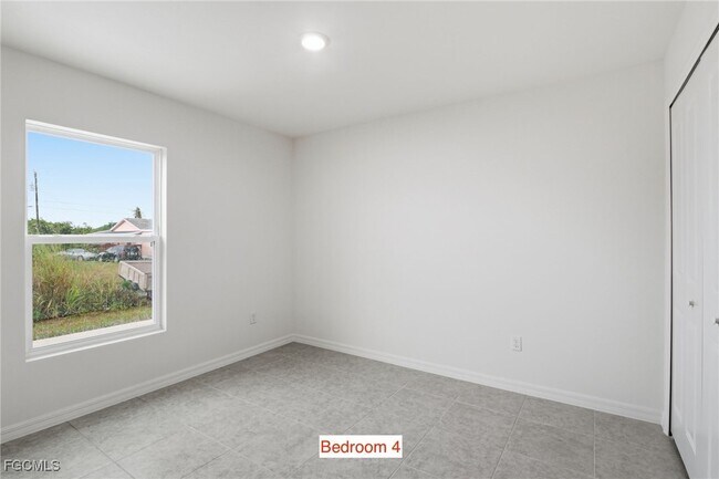 Building Photo - 3418 20th St SW