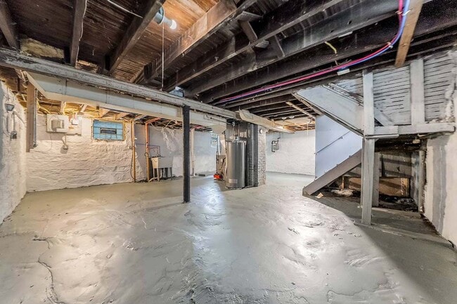 Building Photo - 2145 W 100th St
